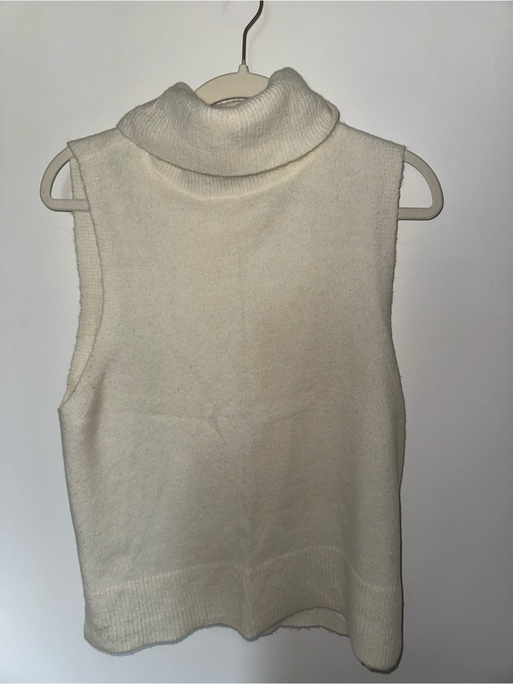 Vero Moda Lia Sleeveless Turtleneck Knit Top
